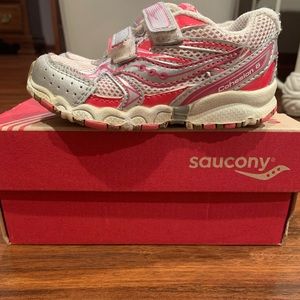 Toddler Girls Saucony Sneaker Size 6